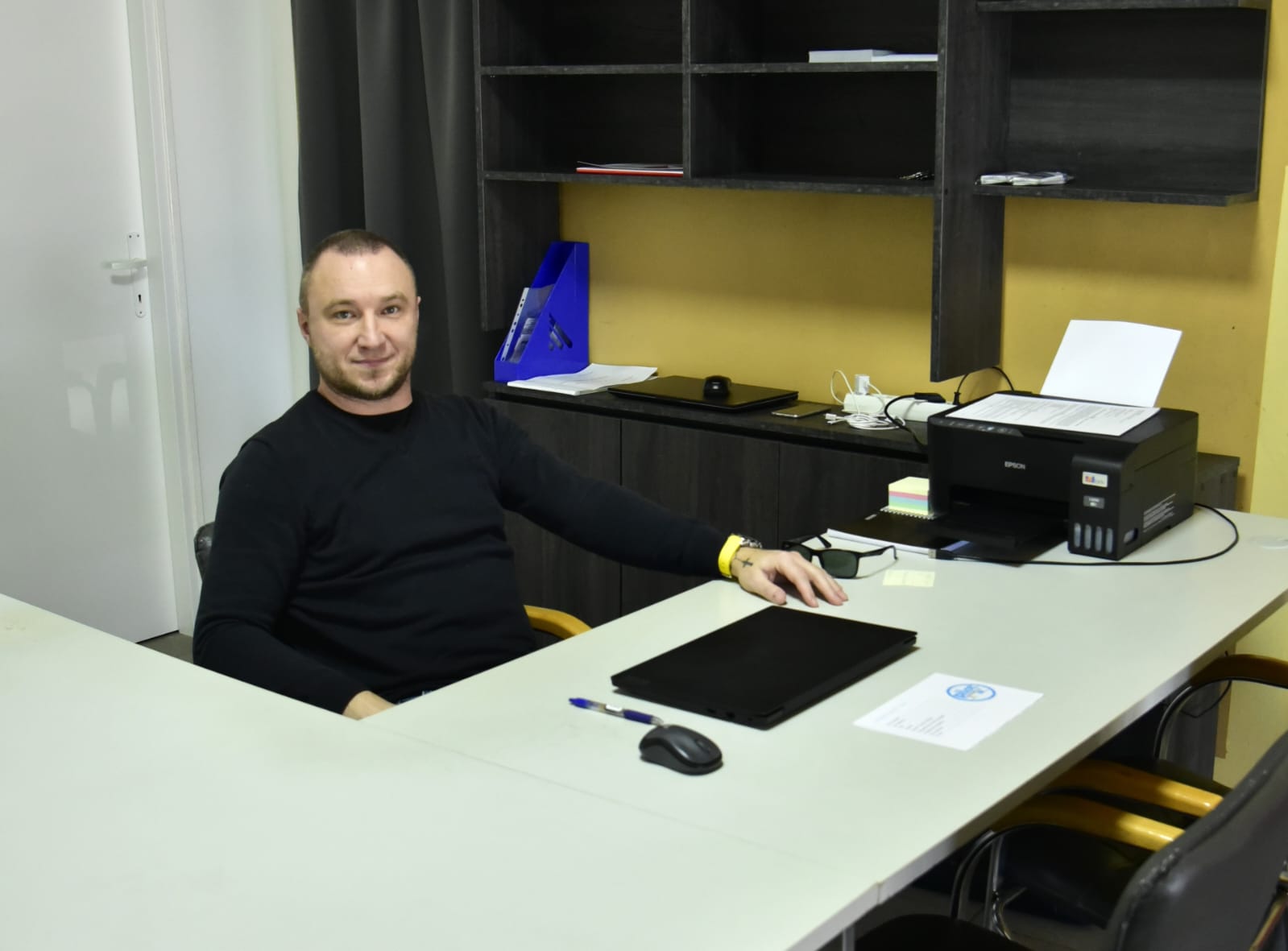 Igor Halt u uredu autoškole